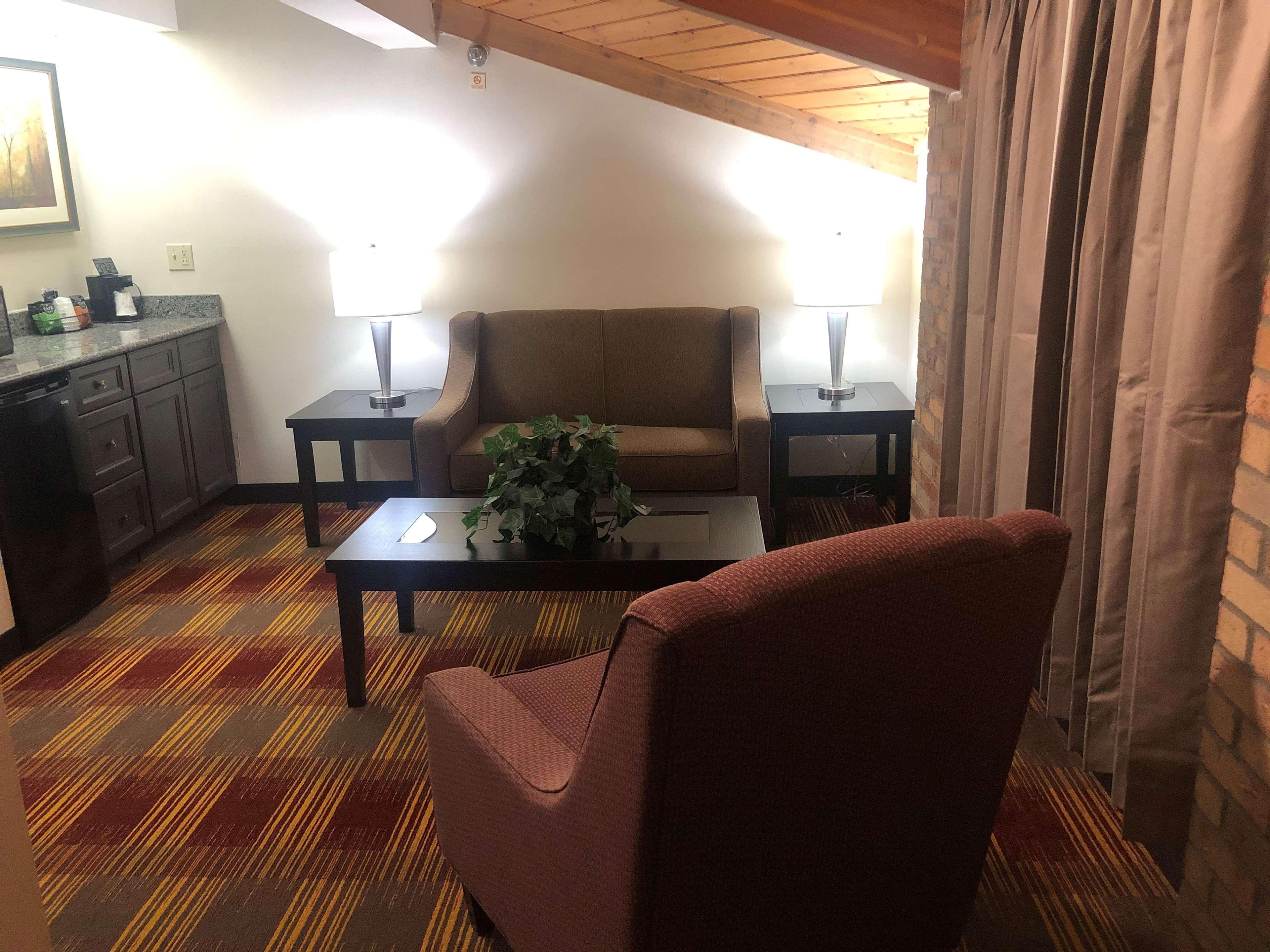 Best Western Lakewood Inn Hebron Exterior foto