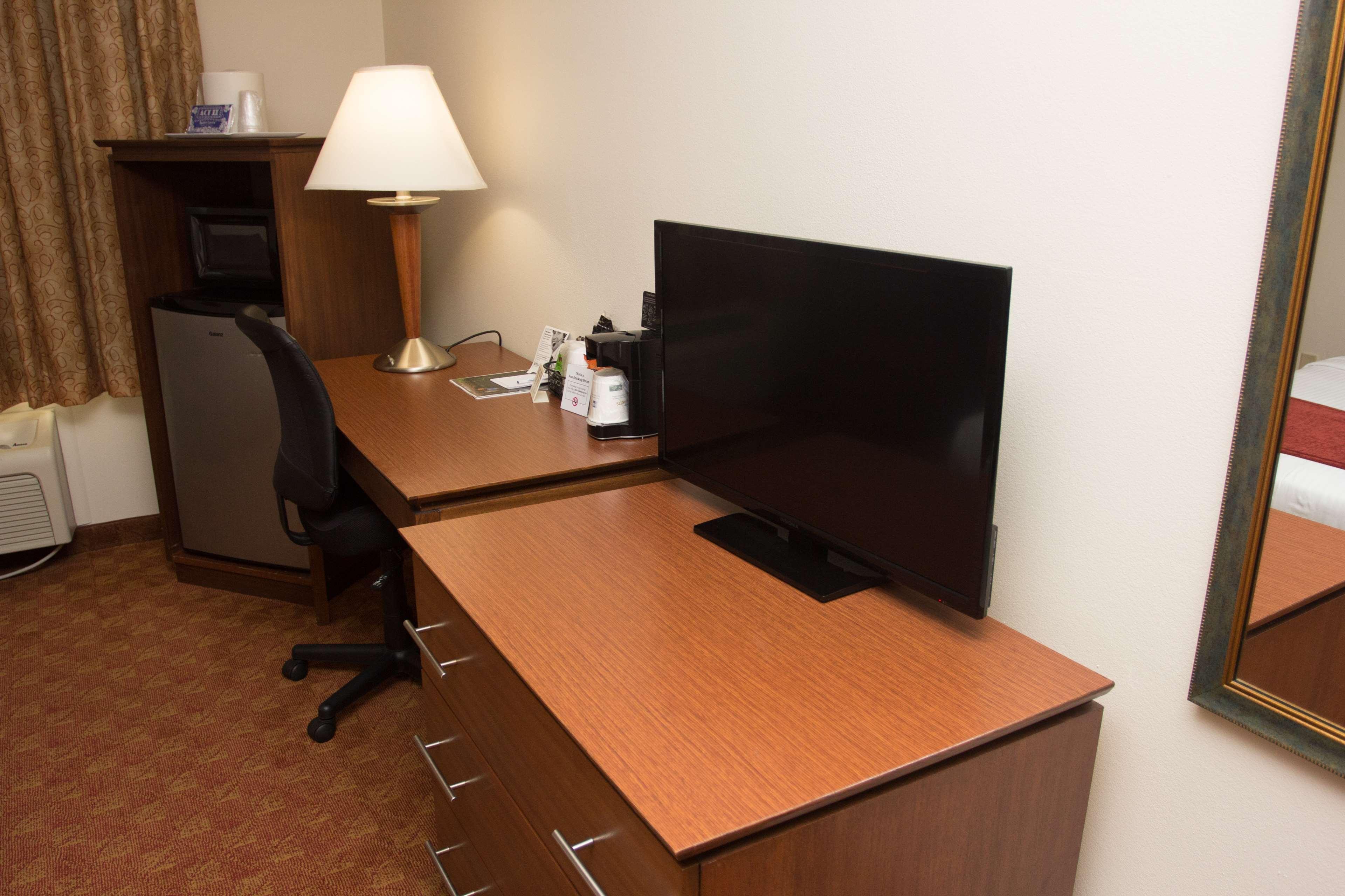 Best Western Lakewood Inn Hebron Exterior foto