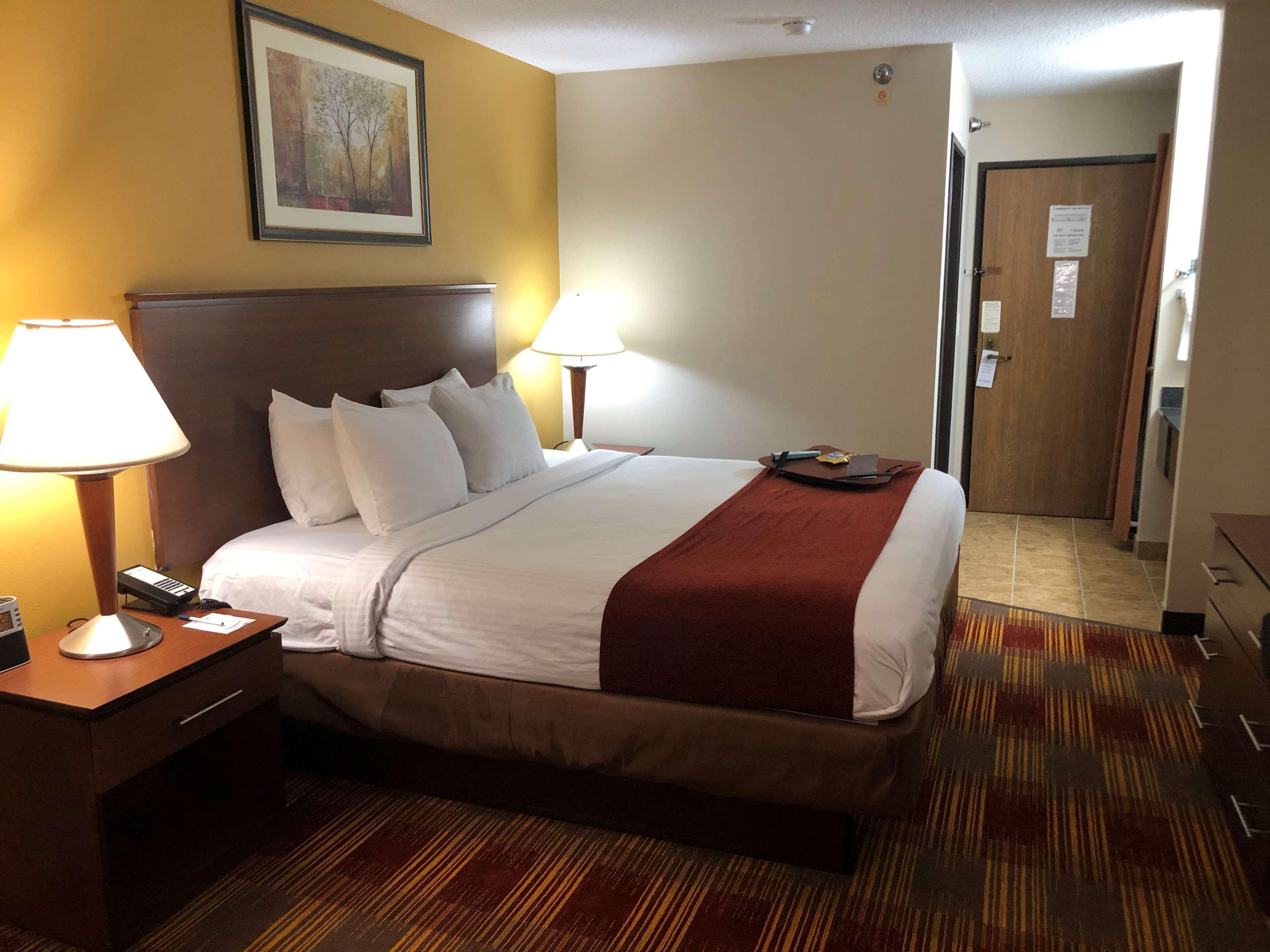 Best Western Lakewood Inn Hebron Exterior foto