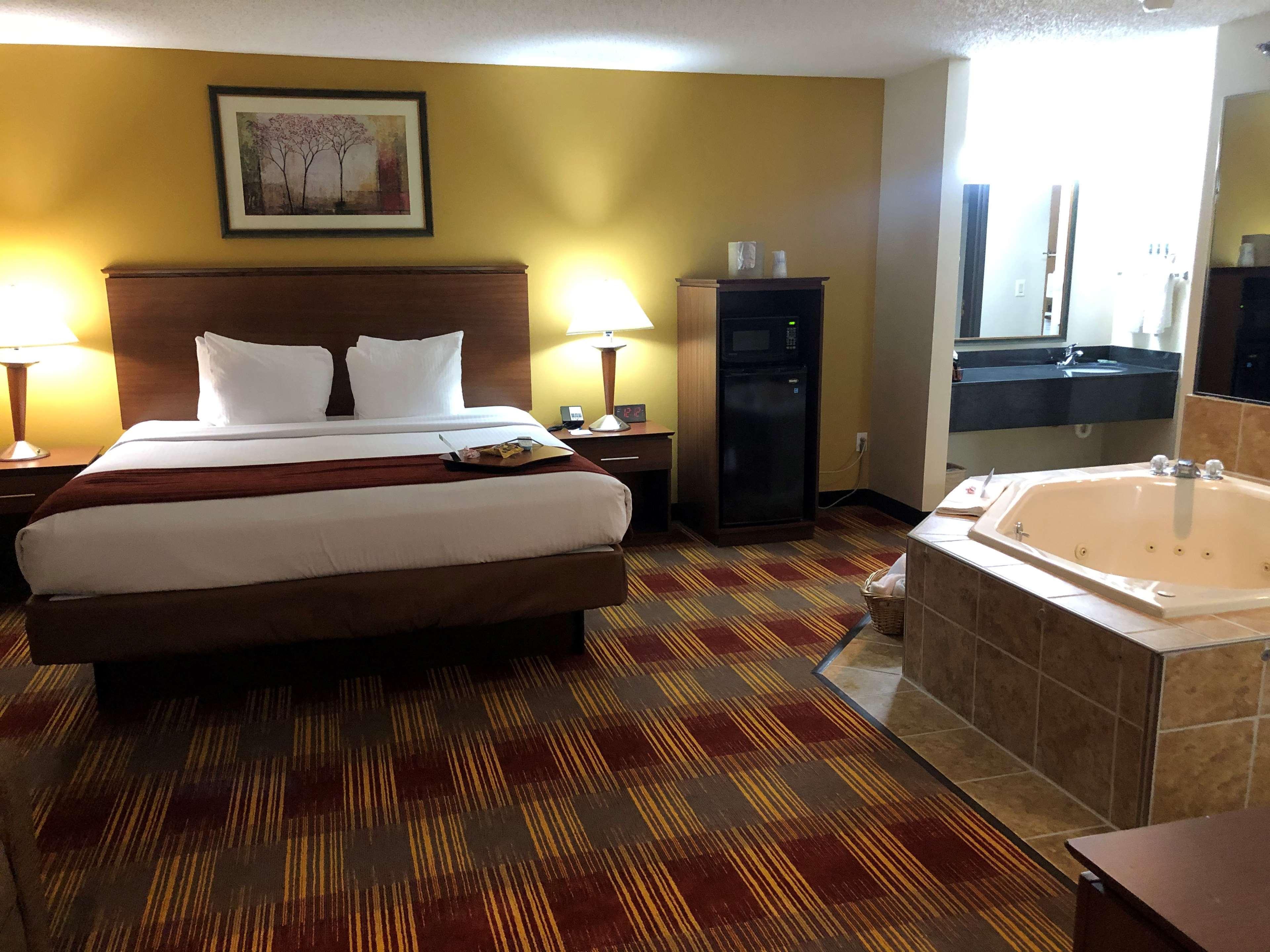 Best Western Lakewood Inn Hebron Exterior foto