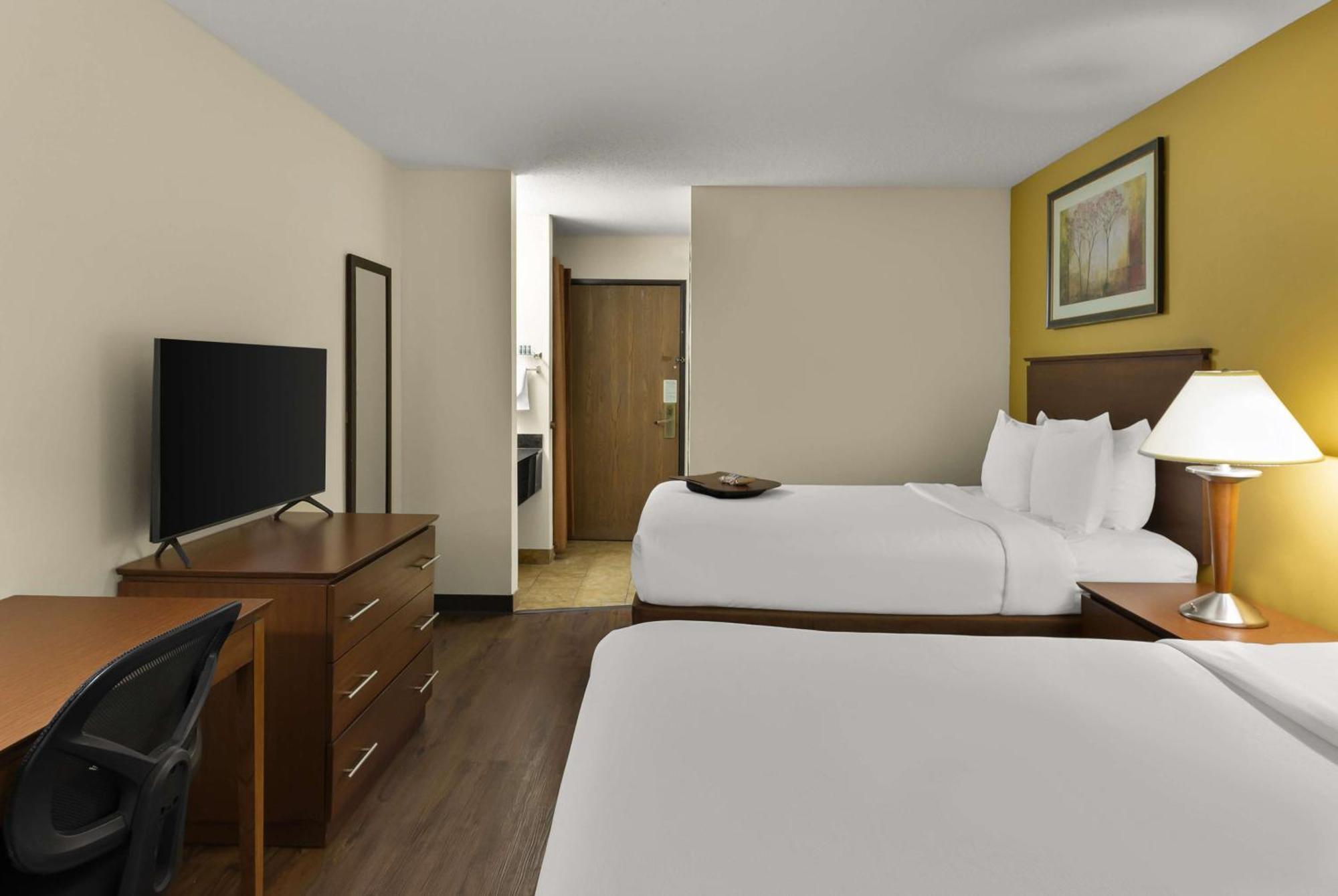 Best Western Lakewood Inn Hebron Exterior foto