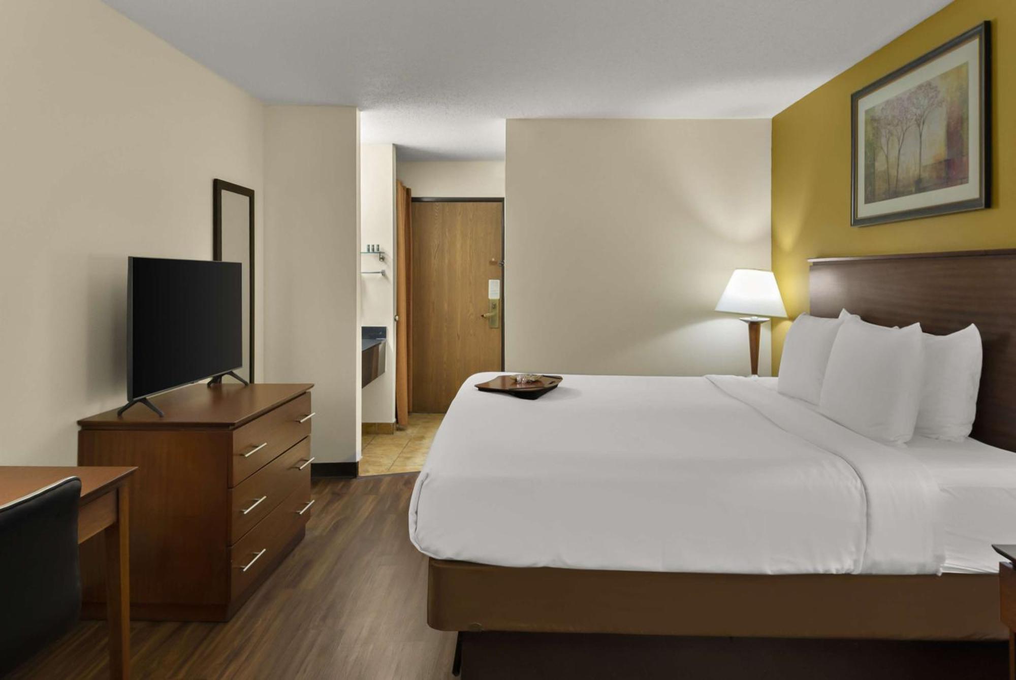 Best Western Lakewood Inn Hebron Exterior foto