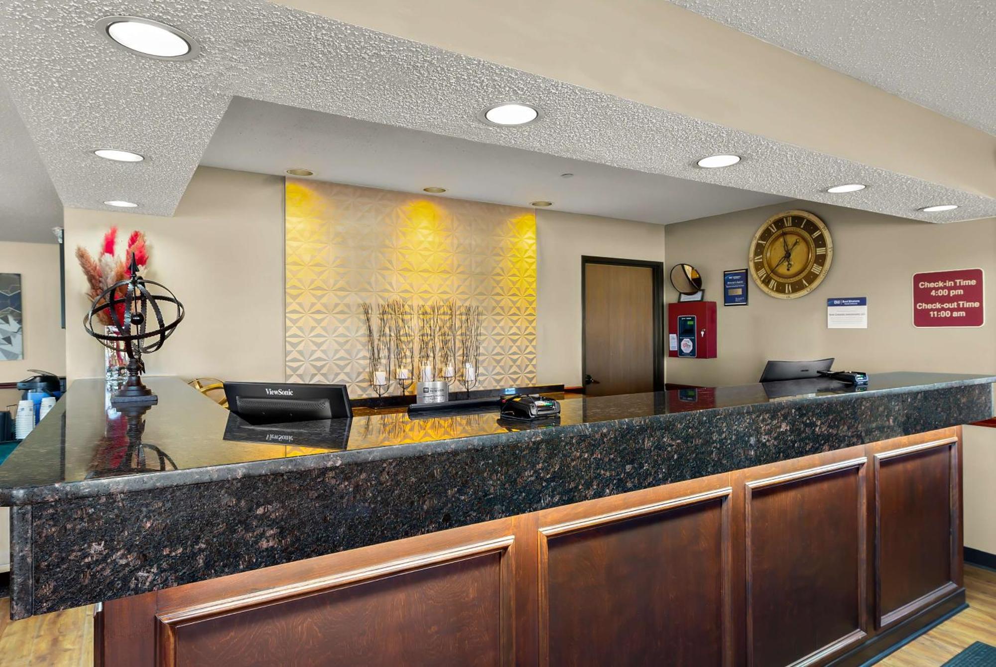 Best Western Lakewood Inn Hebron Exterior foto