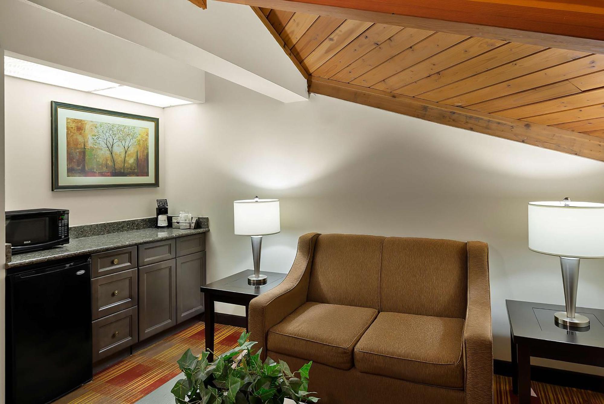 Best Western Lakewood Inn Hebron Exterior foto